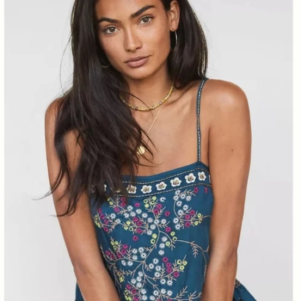 Anthropologie Luzia Cropped Embroidered & Sequin Cami